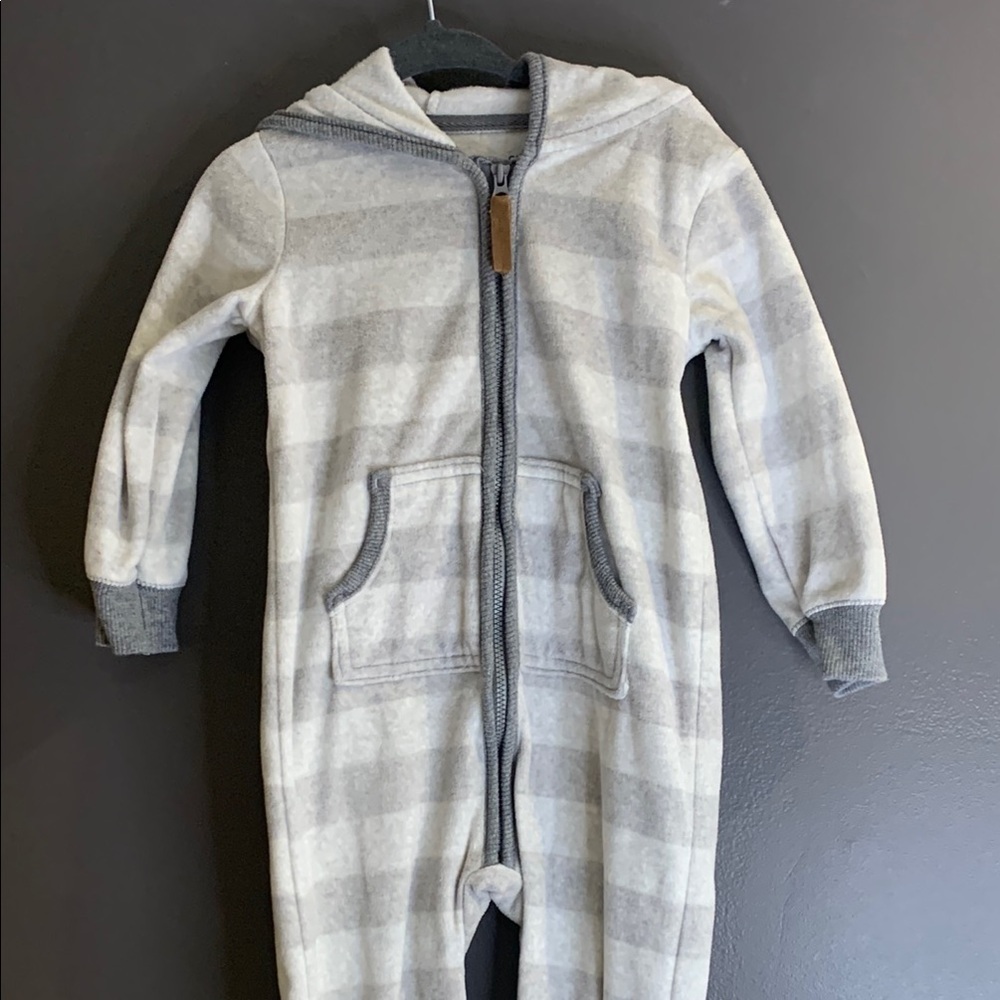 Carter’s Cozy Gray Striped Kids One Piece size 18m - Picture 2 of 3